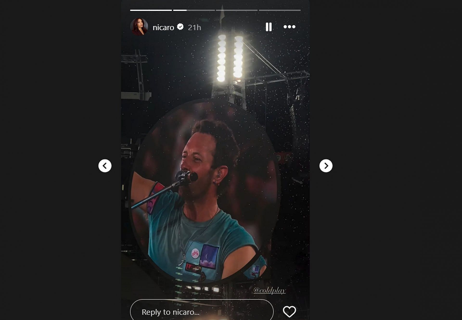 Evan Engram's wife Emily watches a Coldplay concert/@ nicaro